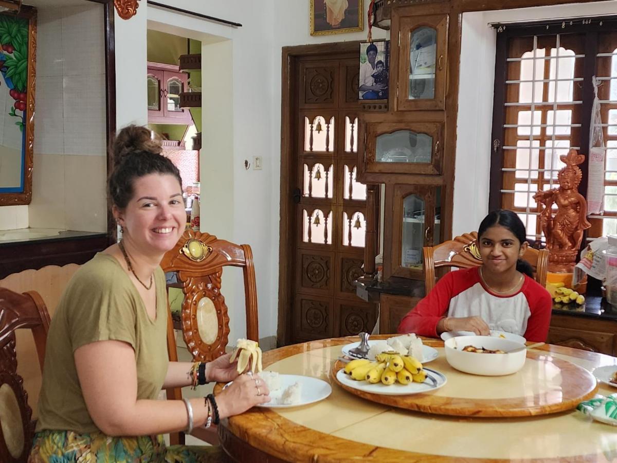Pkn Homestay Kumily Текади Екстериор снимка